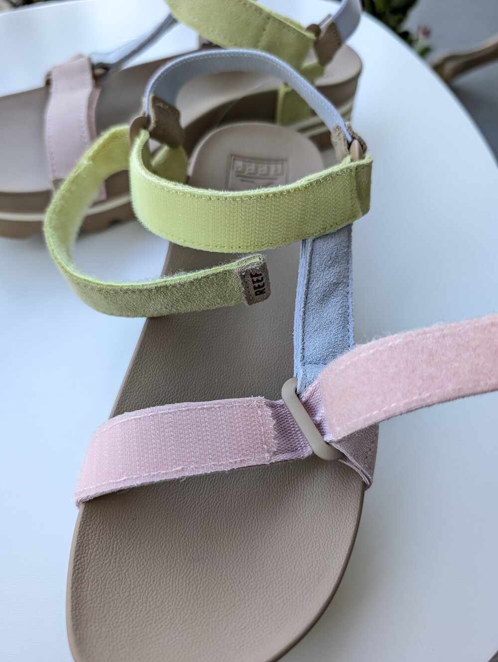 NWT Reef Cushion Rem Hi Sandals Women's 8 Meringue Pastel Platform Comfort - Picture 8 of 10